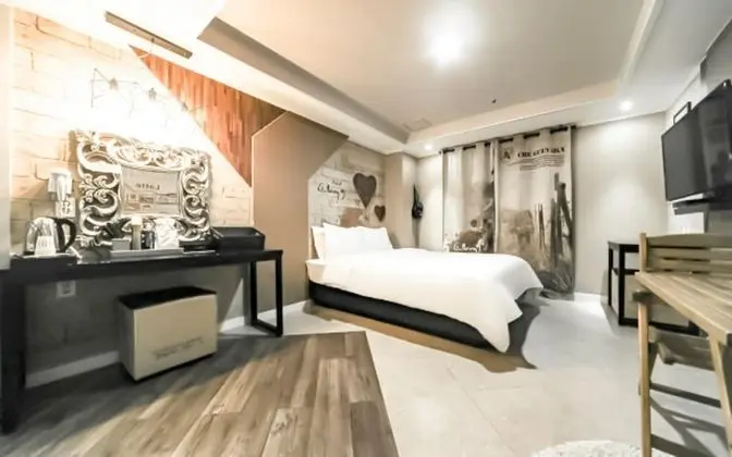 Changwon Sangnamdong Hotel Baba - Oda