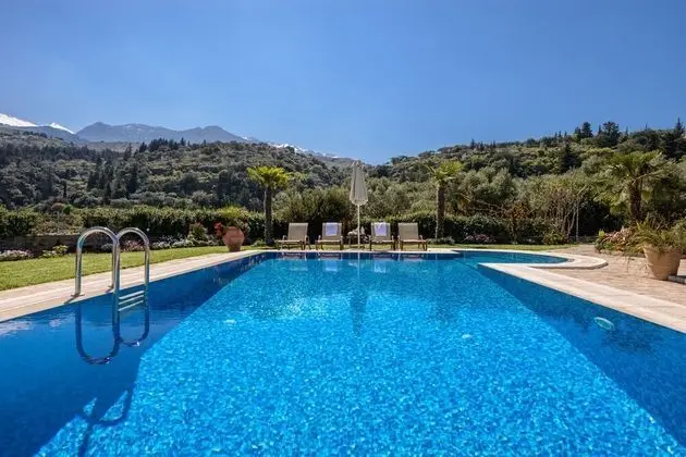 Chania Secluded Retreat - Kallithea Luxury Villa - Havuz