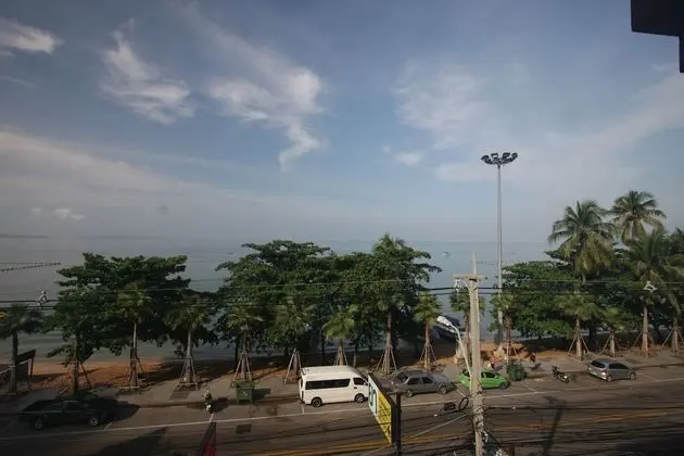 Chantorn Jomtien Guesthouse 1