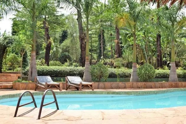 Chanya Lodge