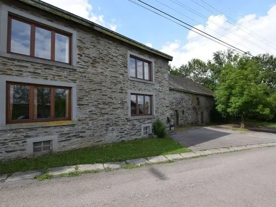 Characteristic Arden Farmhouse With Valley Views - Dış Mekan