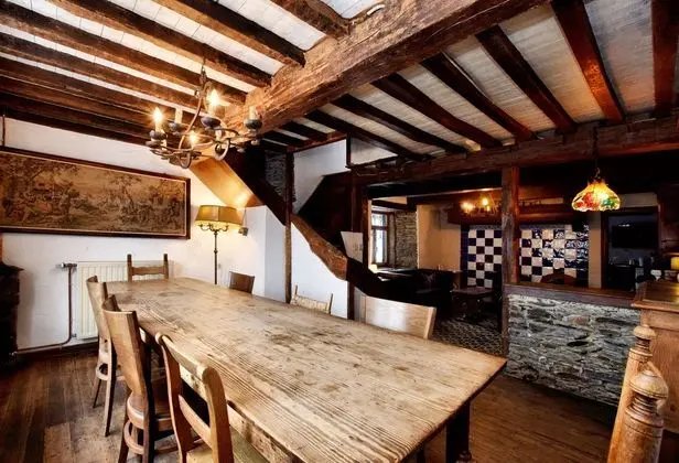 Characteristic Arden Farmhouse With Valley Views - Yerinde Yemek