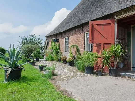 Characteristic Headlong Hull Farm With Thatched Cover