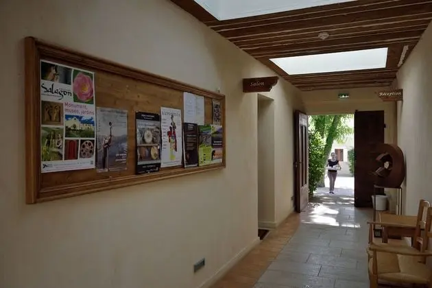 Hotel Charembeau - Lobi