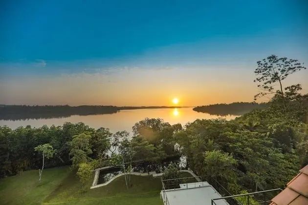 Chari Lake Hotel - Dış Mekan