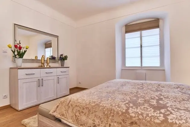 Charles Bridge Royal Apartment - Oda