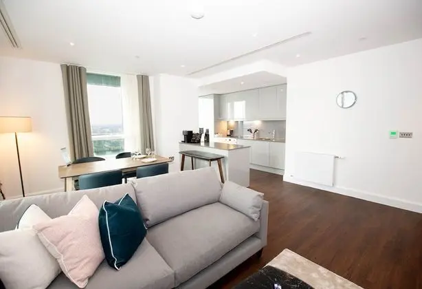 Charles Hope Apartment Canary Wharf