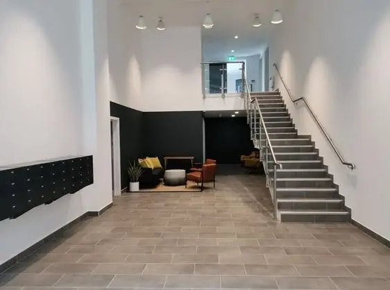Charles Hope Apartments Media City - Lobi
