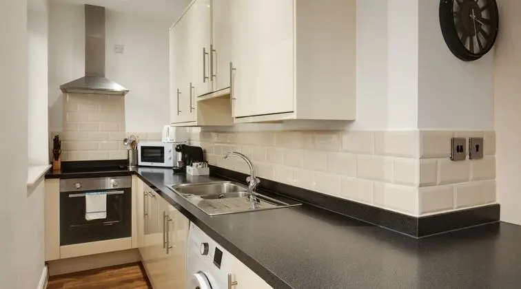 Charles Hope Apartments Swindon - Mutfak