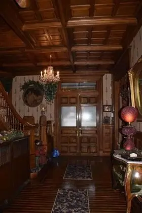 Charles Nelson Schmick House - Lobi
