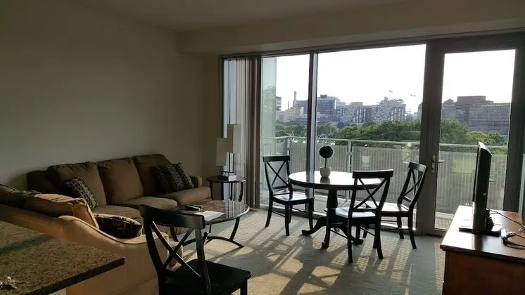 Charles River Executive Suites - Oda