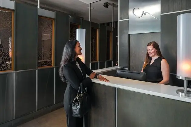 Charlesmark Hotel - Lobi