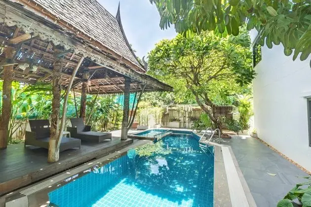 CHARLIE HOUSE PINKLAO - Havuz