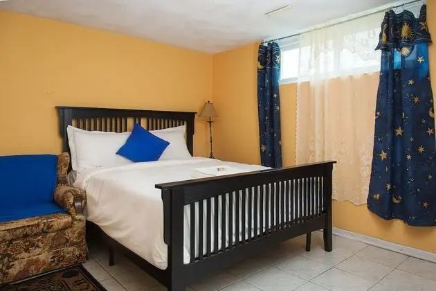 Charlton Suites Guest House - Mutfak