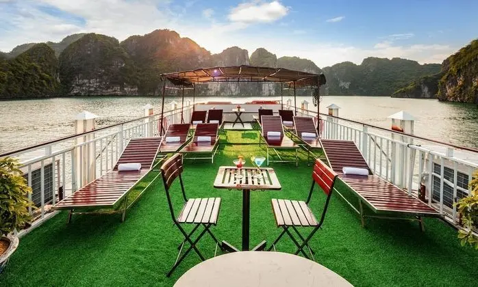 Charm Boutique Cruise