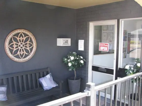 Charm City Motel - Lobi