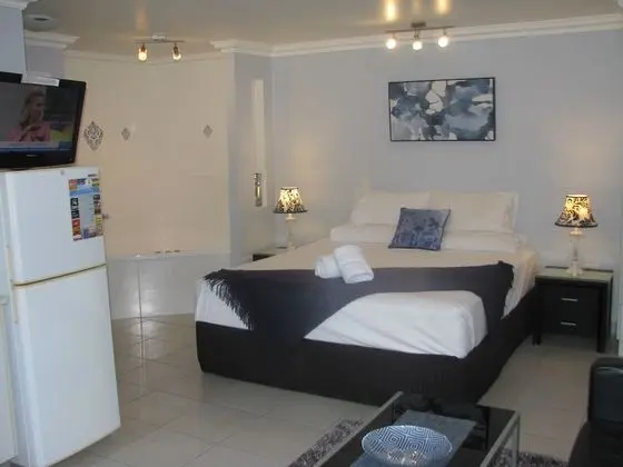 Charm City Motel - Öne Çıkan Resim