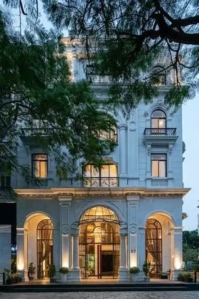 Charmaine's Hotel & Apartment