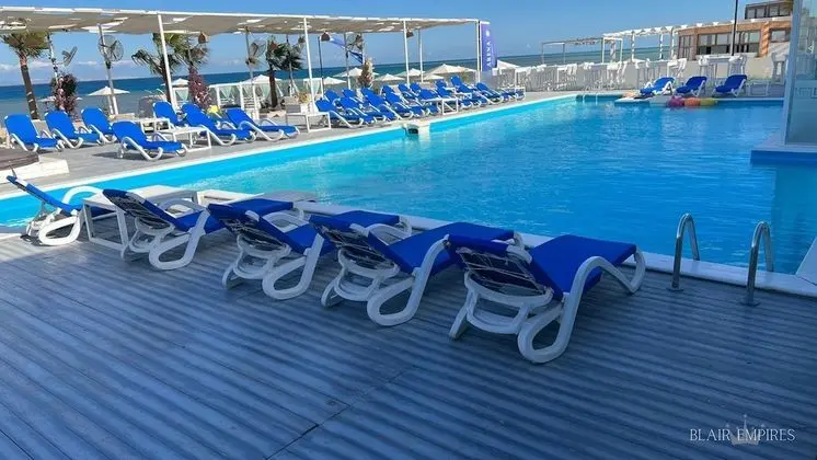 Charming 1-bed Apartment - Havuz