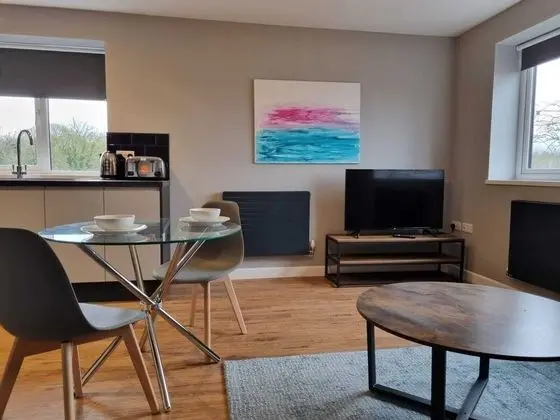 Charming 1-bed Apartment Near Redditch Town Centre - Dış Mekan