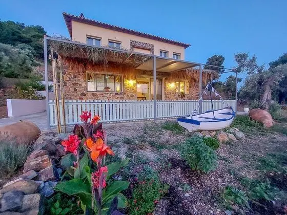 Charming 1-bed House in Stafylos