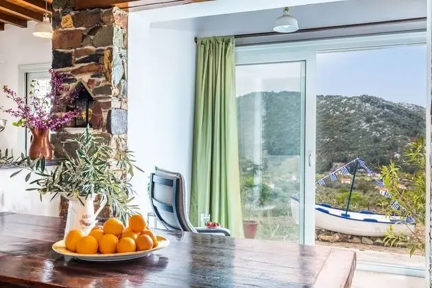 Charming 1-bed House in Stafylos - Öne Çıkan Resim