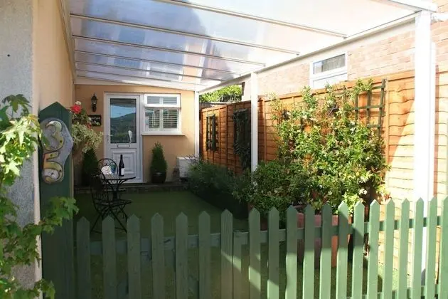 Charming 1-bed Studio Cottage in Winscombe