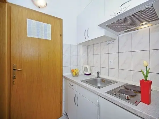 Charming 1 Bedroom Apartment in Makarska - İç Mekan