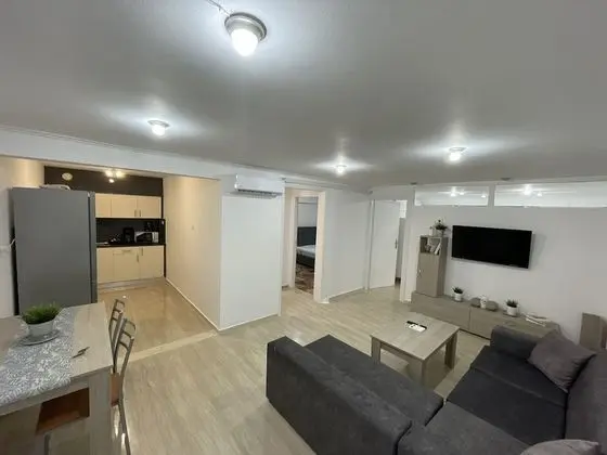 Charming 2-bed Apartment in Kallithea