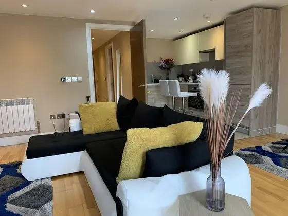 Charming 2-bed Apartment in Kingston Upon Thames - Oda Düzeni