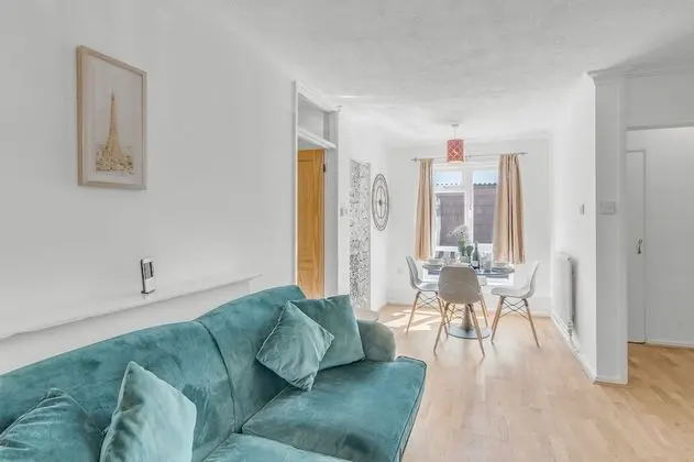 Charming 2-bed Apartment Located in Norwich