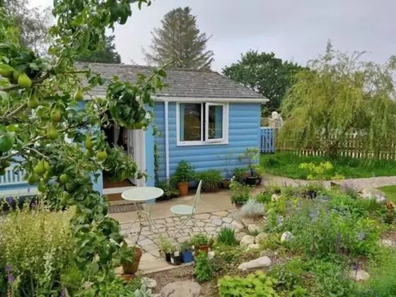 Charming 2-bed Cabin in Llanwnda Caernarfon