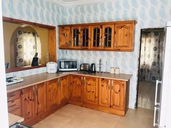Charming 2-bed House in Brusubi Close to the Turn - Mutfak