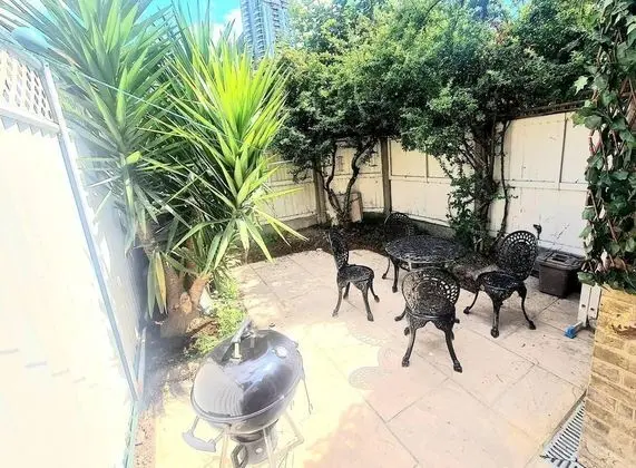 Charming 2-bed House in London - Oda Düzeni