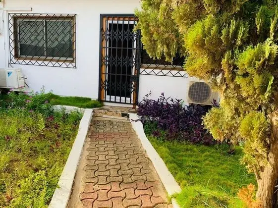 Charming 2-bed House in Tema