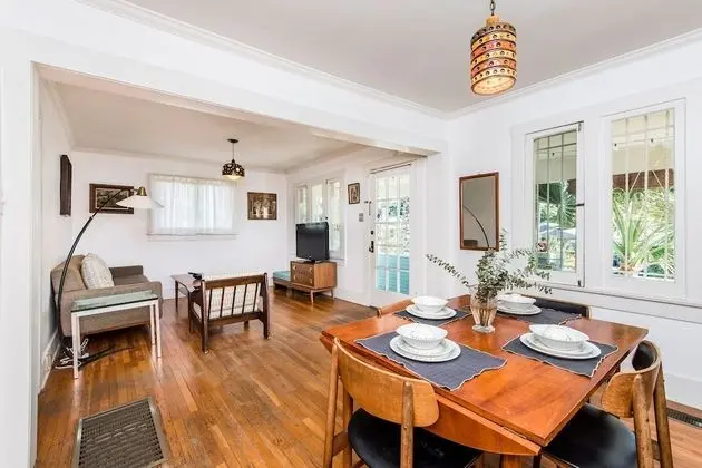 Charming 2 Bedroom Bungalow in Silver Lake - Oda