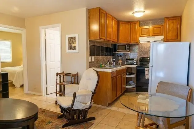 Charming 2-bedroom in East Palo Alto - Mutfak
