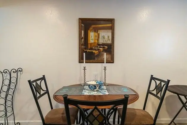 Charming, 2 Bedroom in Newark - Mutfak
