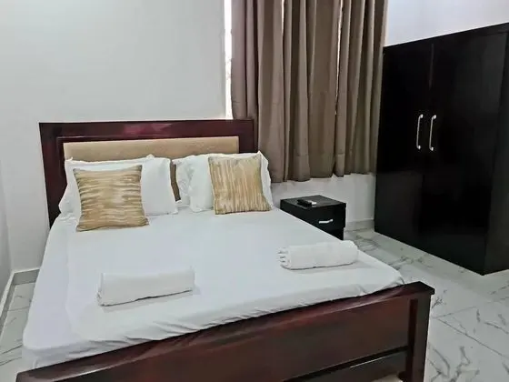 Charming 2bed Apartment in Adenta.wifi.clean.safe