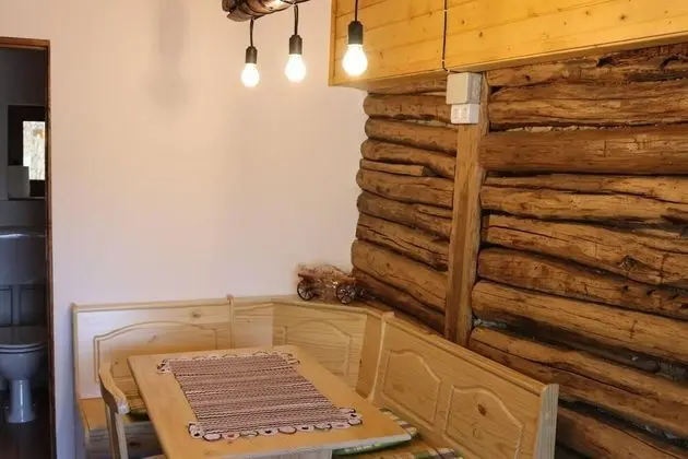 Charming 2bed Cottage in Carasova, Banat Mountains - İç Mekan