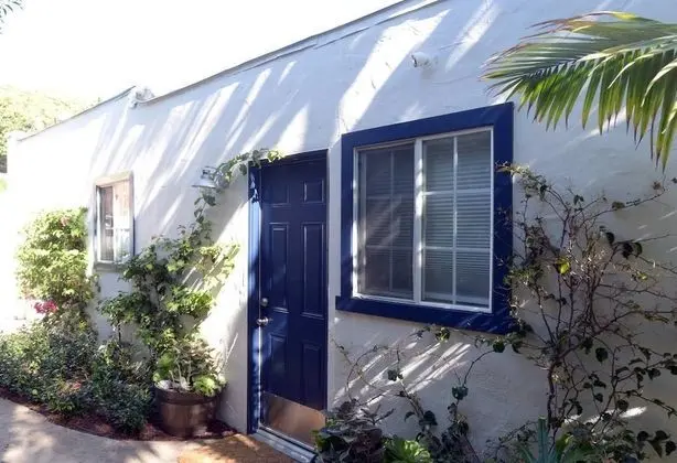 Charming 2br/2ba Cottage - Close to the Beach - Dış Mekan