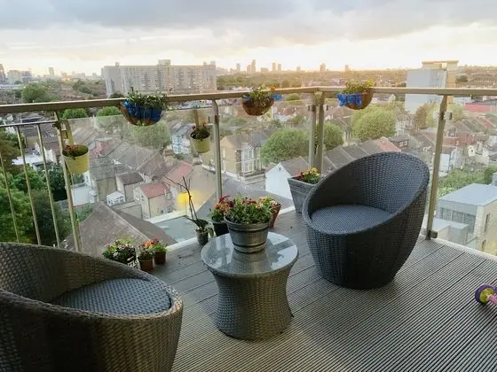 Charming 3-bed Apartment in London