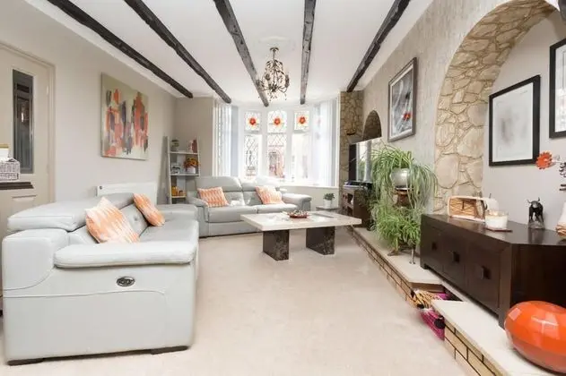 Charming 3-bed House in Wellingborough - Oda Düzeni