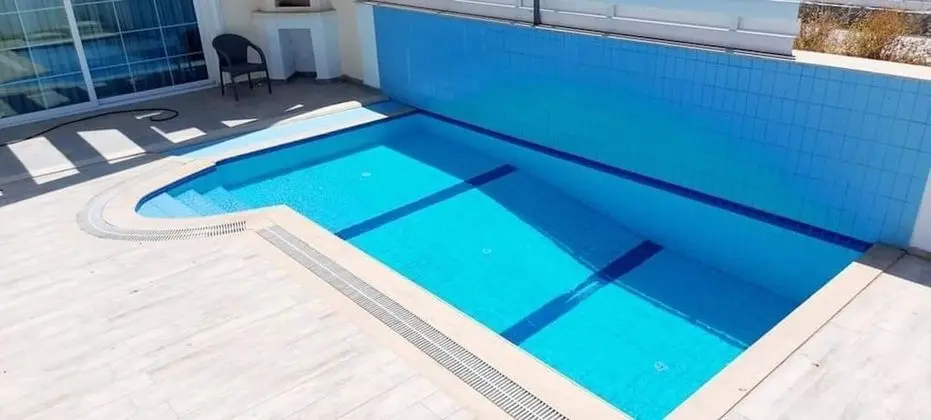 Charming 3-bed Semi Detached Villa in Alsancak - Havuz
