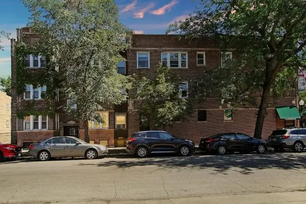 Charming 3BR Rogers Park Home in Newgard