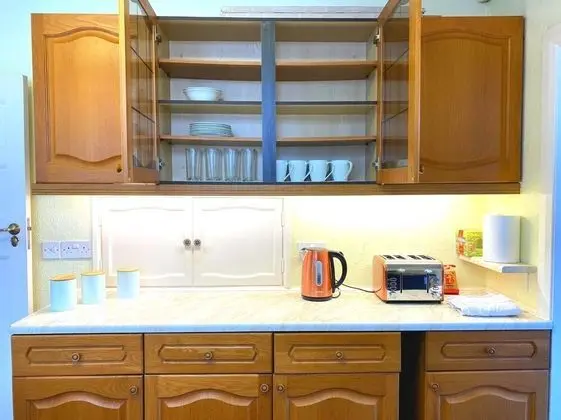 Charming 4-bed House in Croydon, Large Driveway - Mutfak