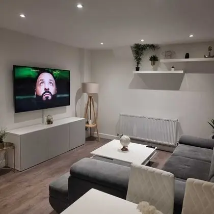 Charming 4-bed House in Enfield North London - Oda Düzeni