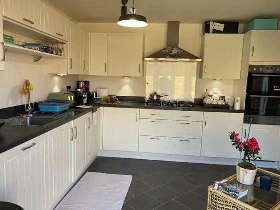 Charming 4-bed House in Grantham - Mutfak