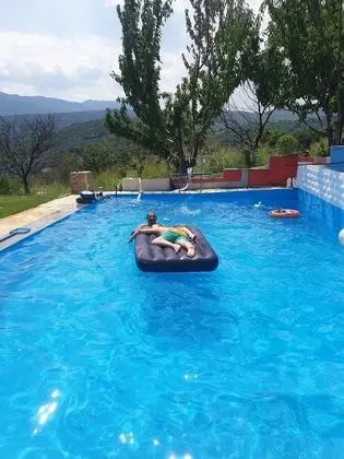 Charming 4-bed House in Pyrgetos - Havuz
