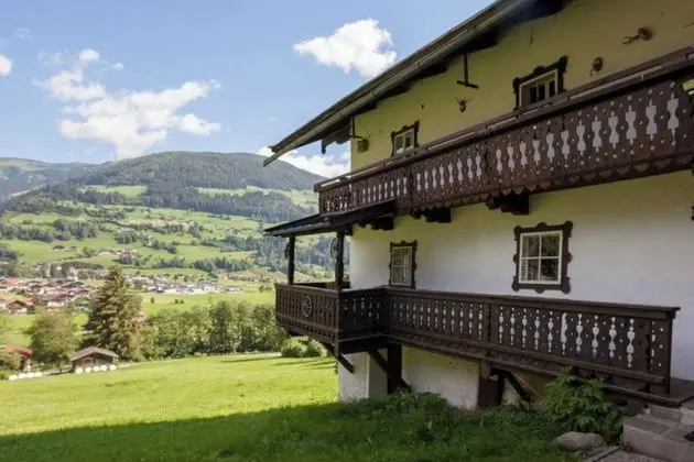 Charming Alp Cottage in the Mountains of Salzburg - Dış Mekan